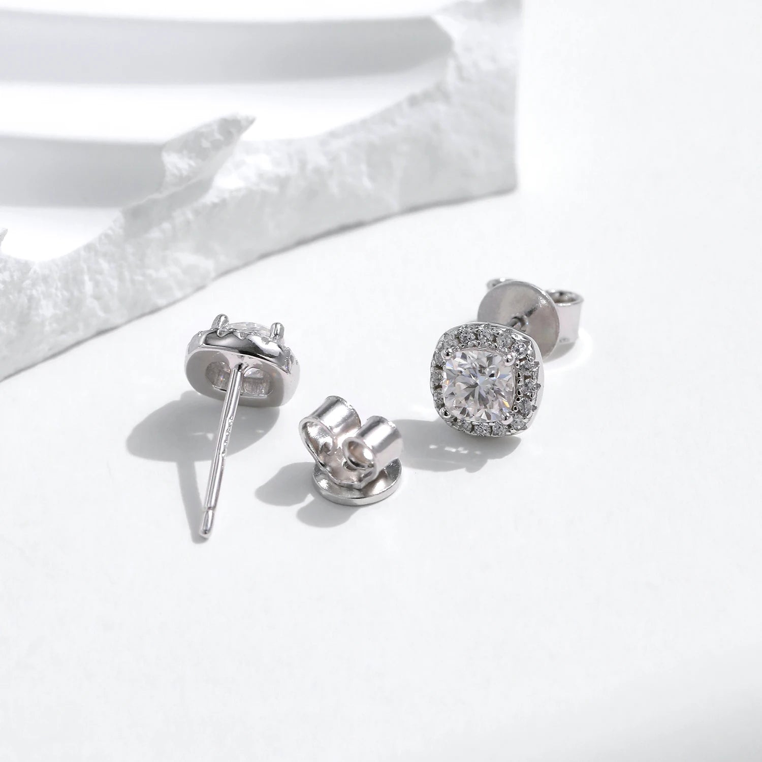 Brinco Ponto de Luz em Moissanite – Virena Eclaire