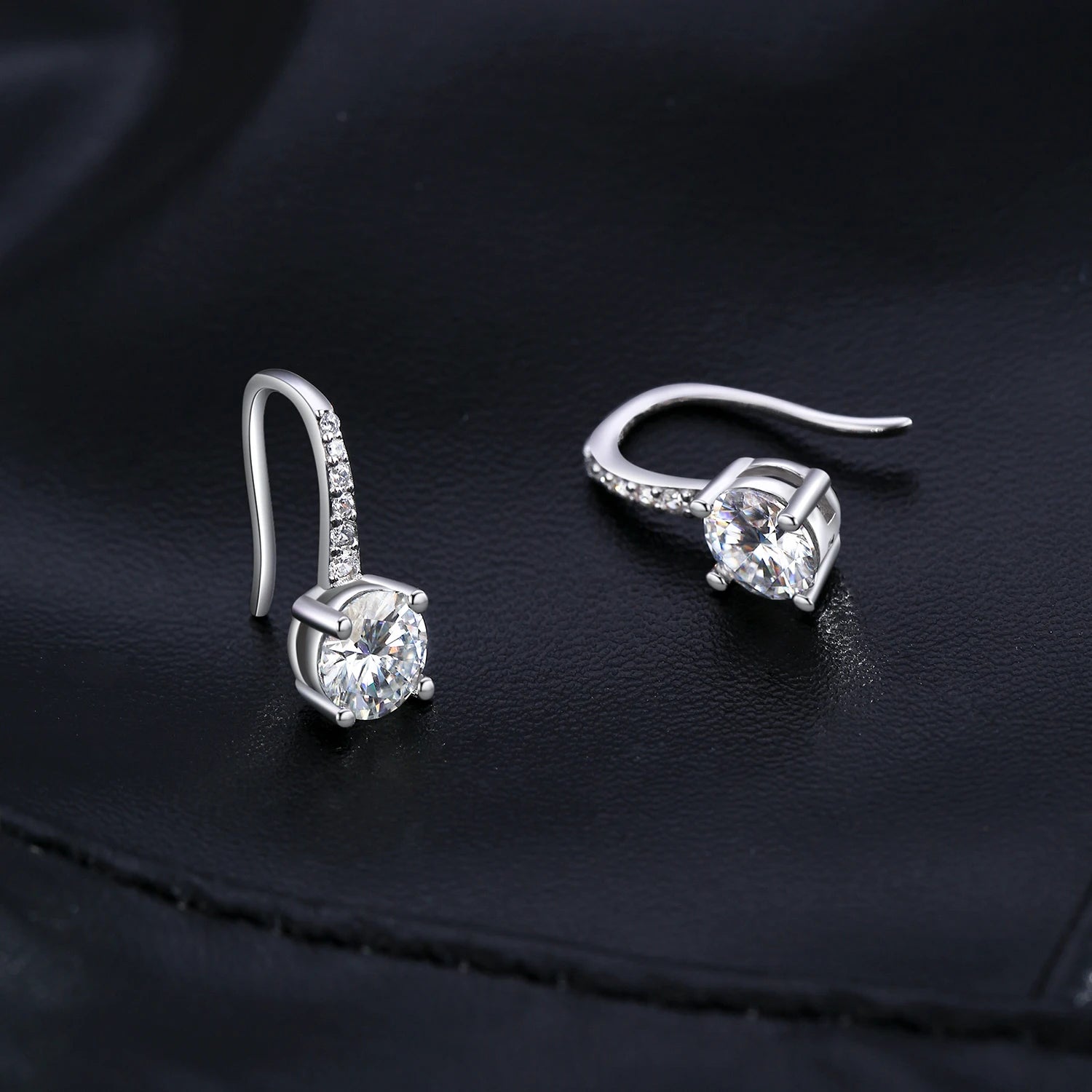 Brinco Gancho em Moissanite 1CT – Virena Arcelle