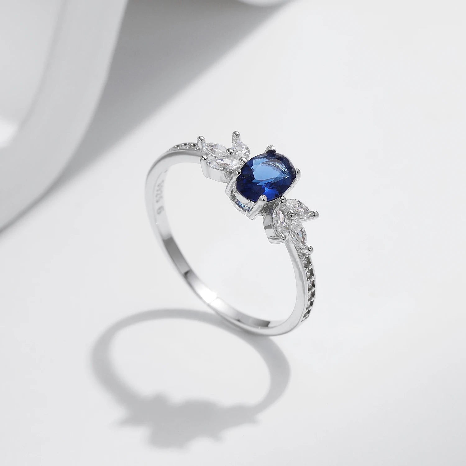 Anel Azul Royal em Prata 925 – Virena Noctis