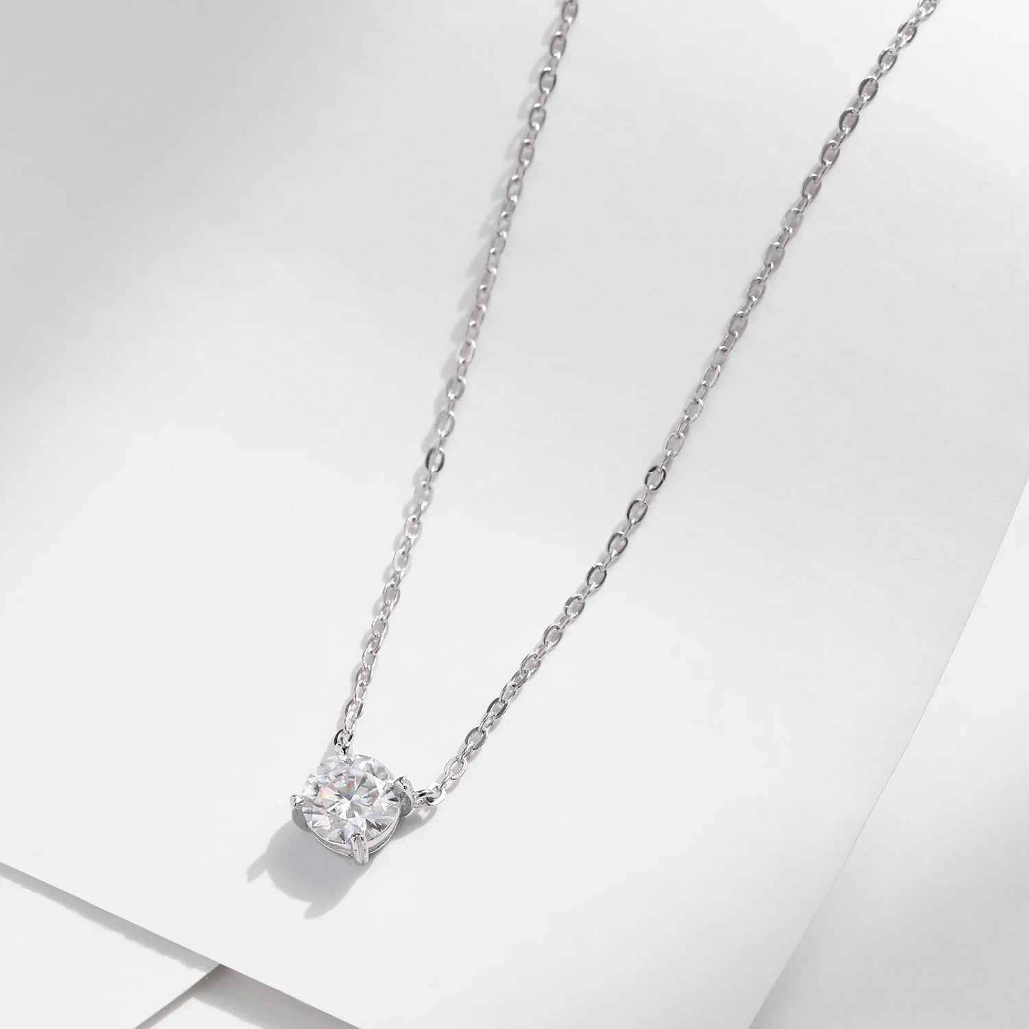 Colar Ponto de Luz em Moissanite - Virena Astra