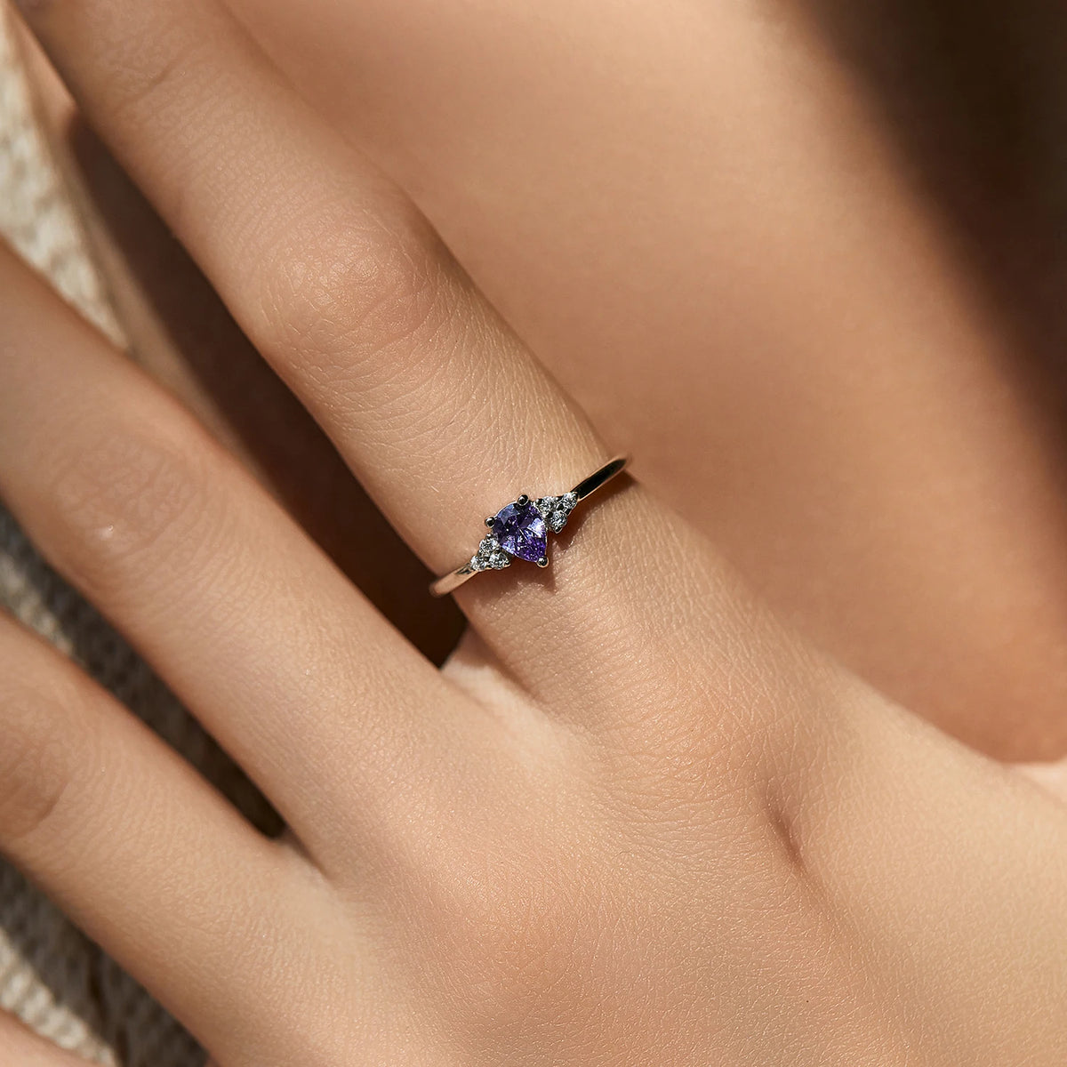 Anel Solitário Roxo em Prata 925 - Virena Violet Astral 2