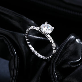 Anel Solitário em Moissanite 1CT - Virena Helix