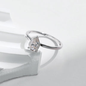 Anel Solitário Gota em Moissanite - Virena Larmes