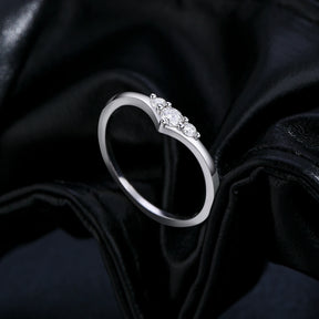 Anel Minimalista em Moissanite - Virena Vesper