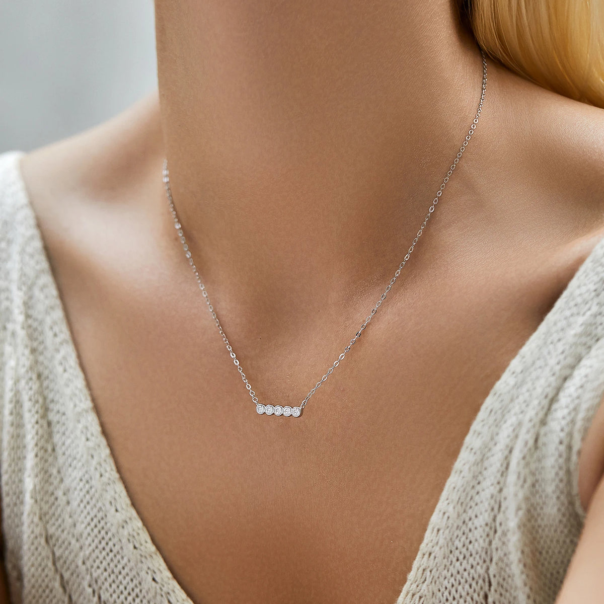 Colar Minimalista em Moissanite - Virena Essence